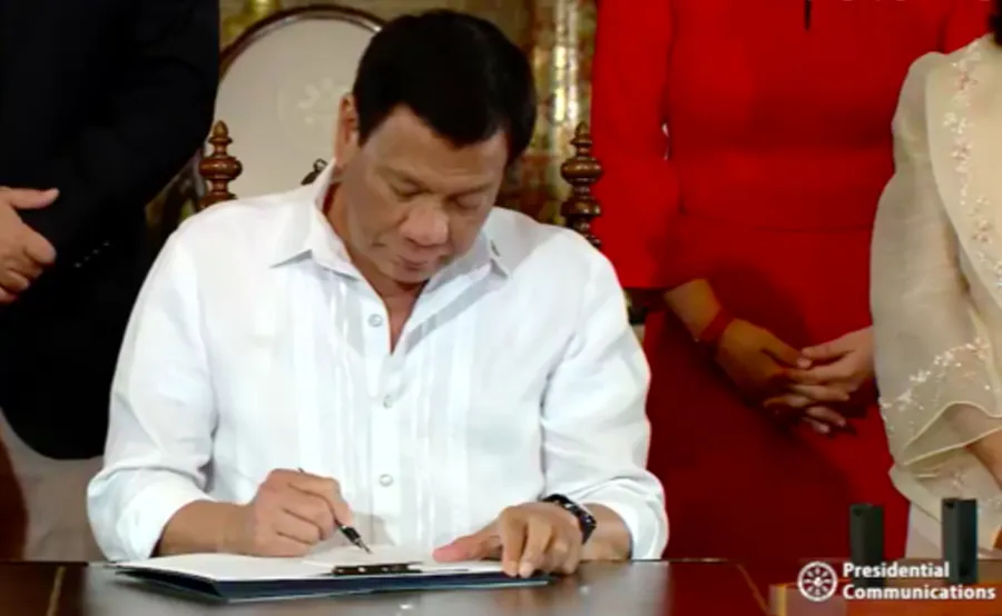 Duterte sa sinalanta ni ‘Odette’: Sasapakin gumastos cash aid sa alak, sabong