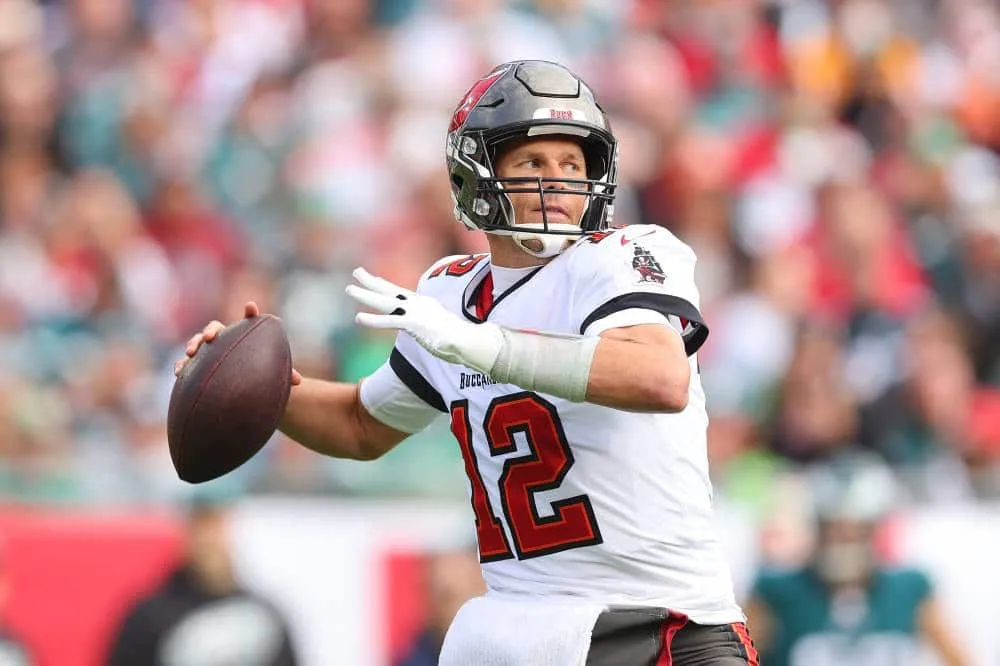Tom Brady unretires, says he will return to NFL Bucs
