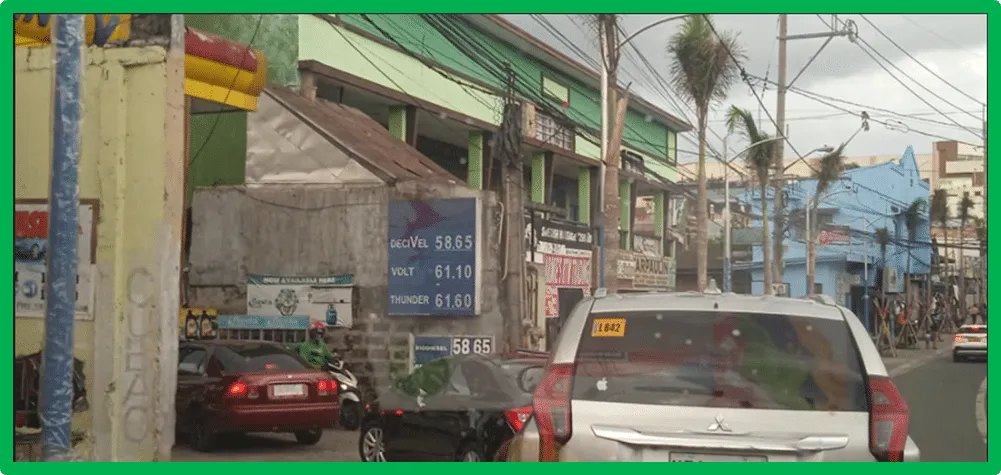Motorists queue at some gas stations in Antipolo City hours prior to scheduled oil price hike