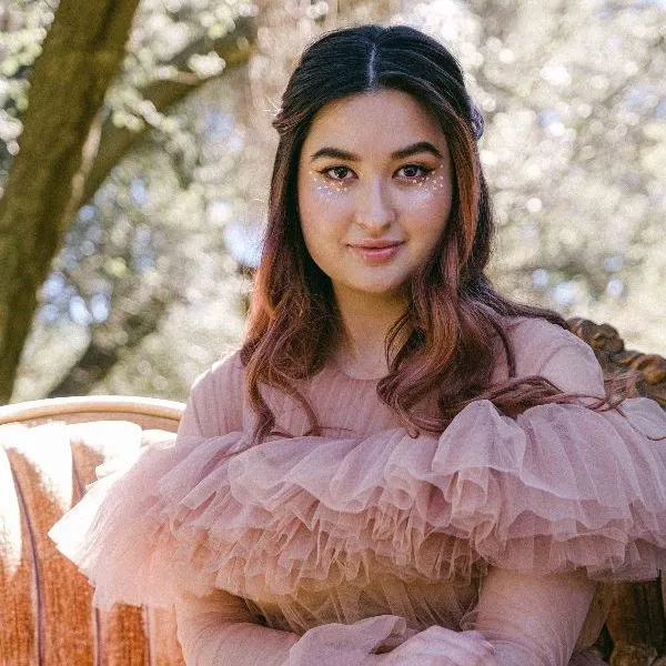 88rising artist Stephanie Poetri drops new EP ‘Oh To Be In Love’ and single ‘Bad Haircut’ featuring JVKE