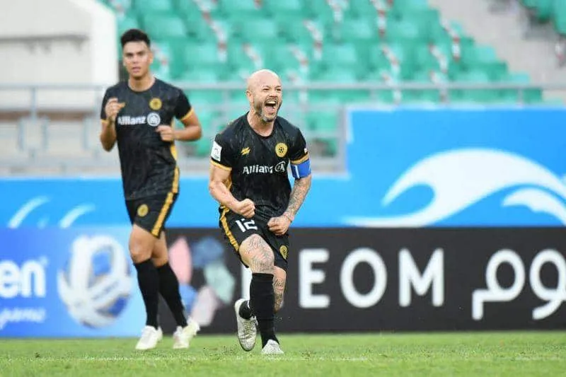 United City, Stephan Schrock part ways