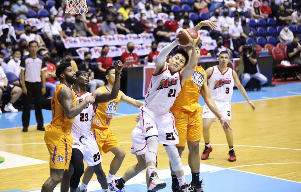 Alaska, Ginebra try to catch semis bus