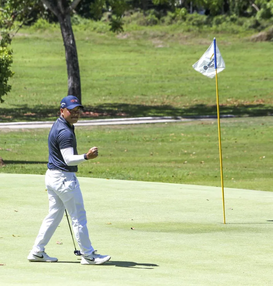 Tabuena edges Mondilla in playoff, reigns at Luisita anew