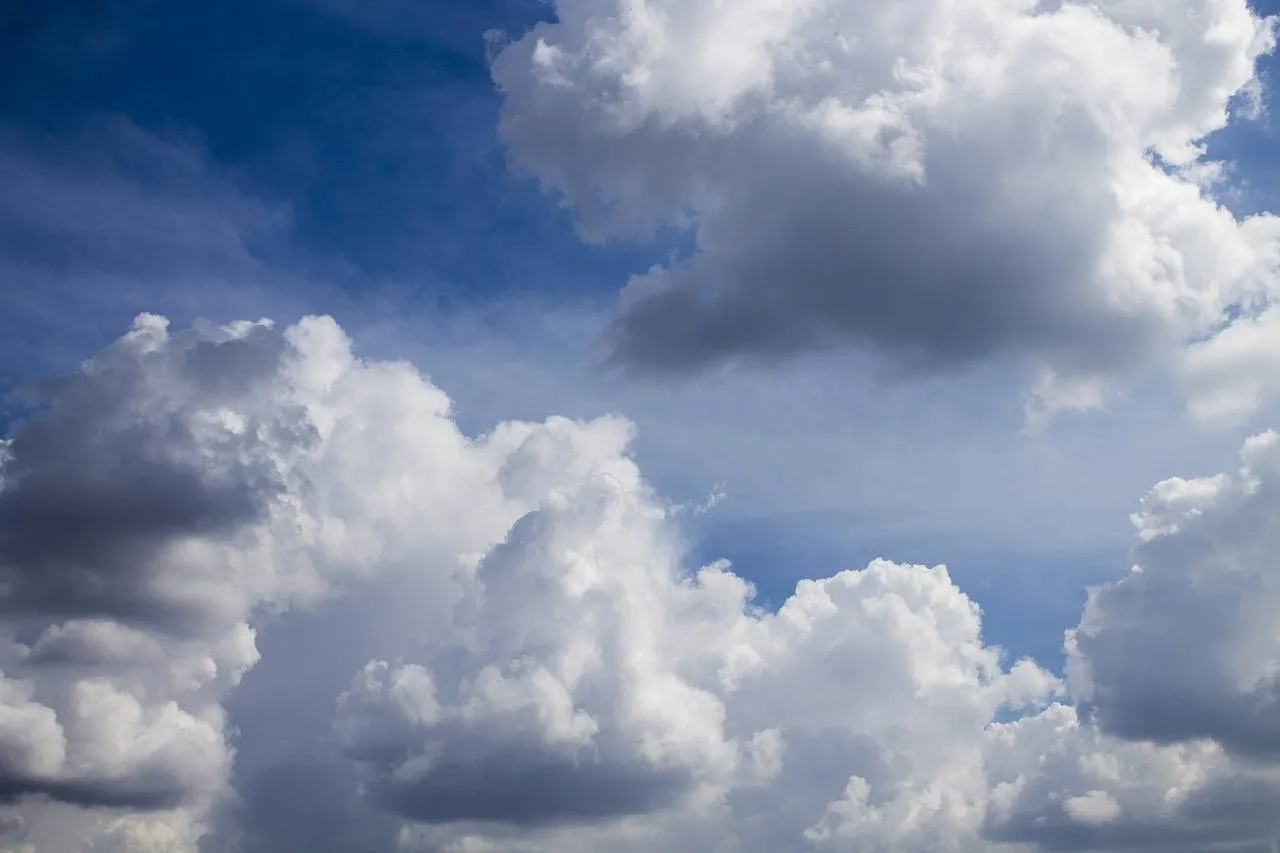 Rain showers to persist in southern Mindanao due to ITCZ; hot, humid in the rest of PH