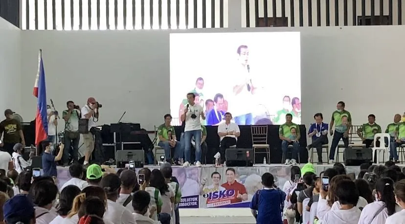 Mayor Isko cuts short his campaign in Batangas following Taal Volcano activity