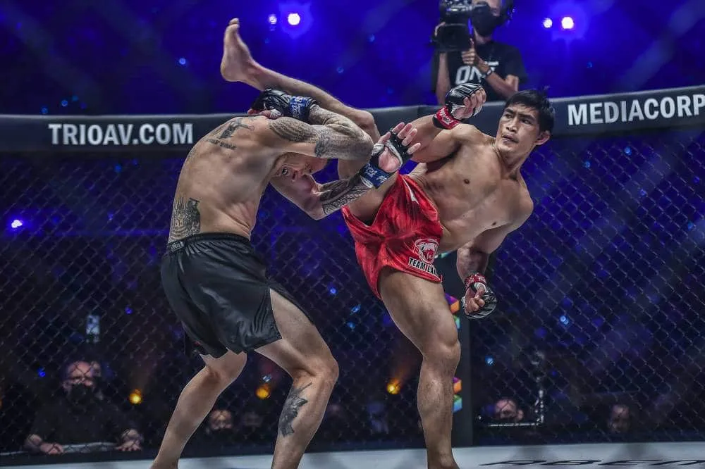 Folayang shows striking form, spoils Parr's retirement with UD win