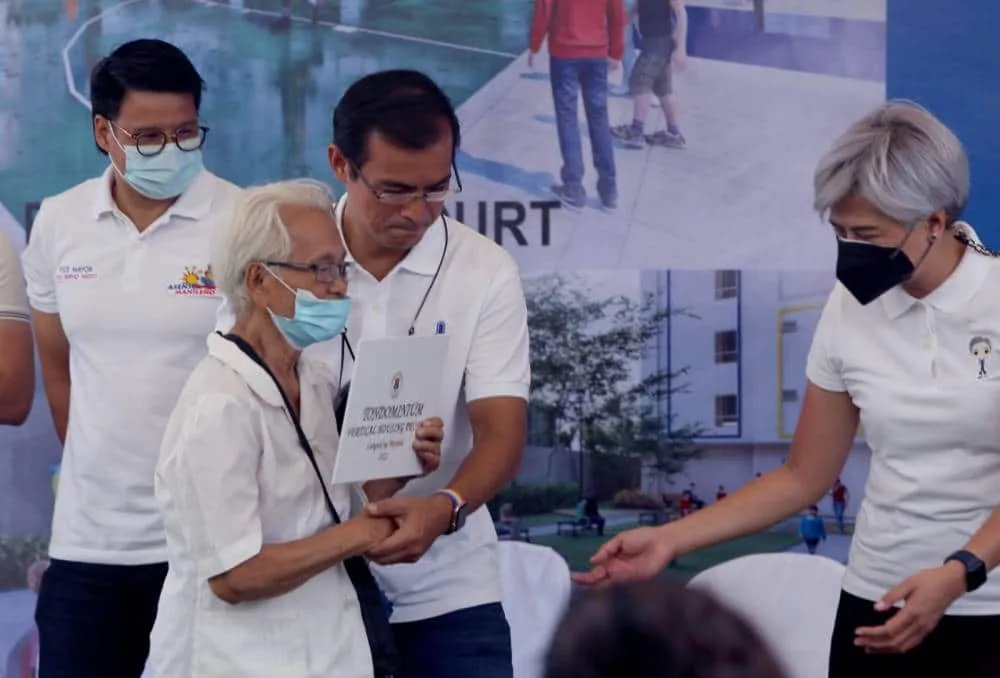 Mayor Isko inaugurates Tondominium II, seeks to replicate it throughout PH