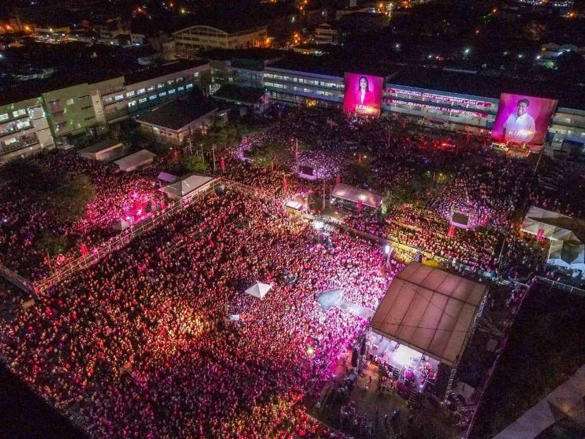 Record-breaking 70,000 crowd powers Team Leni-Kiko grand rally in Negros Occidental