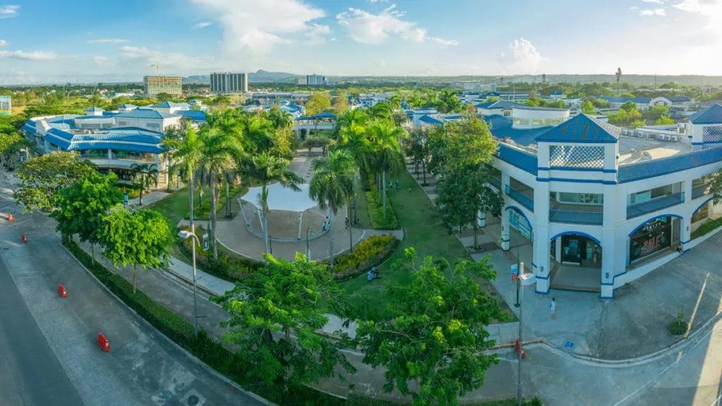 The fun has begun at the Paseo Outlets pre-summer sale