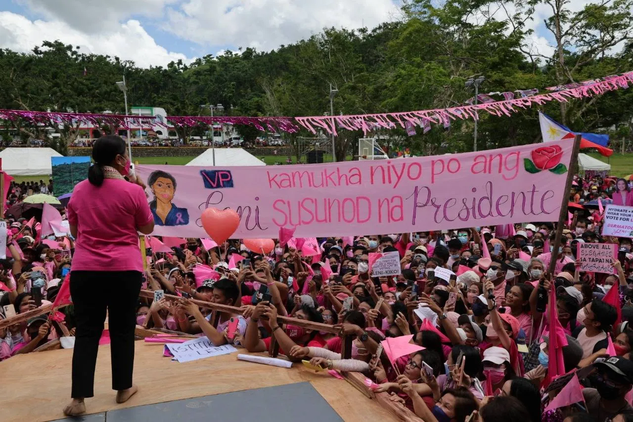 Robredo caps 3-day Eastern Visayas sortie with Maasin City rally