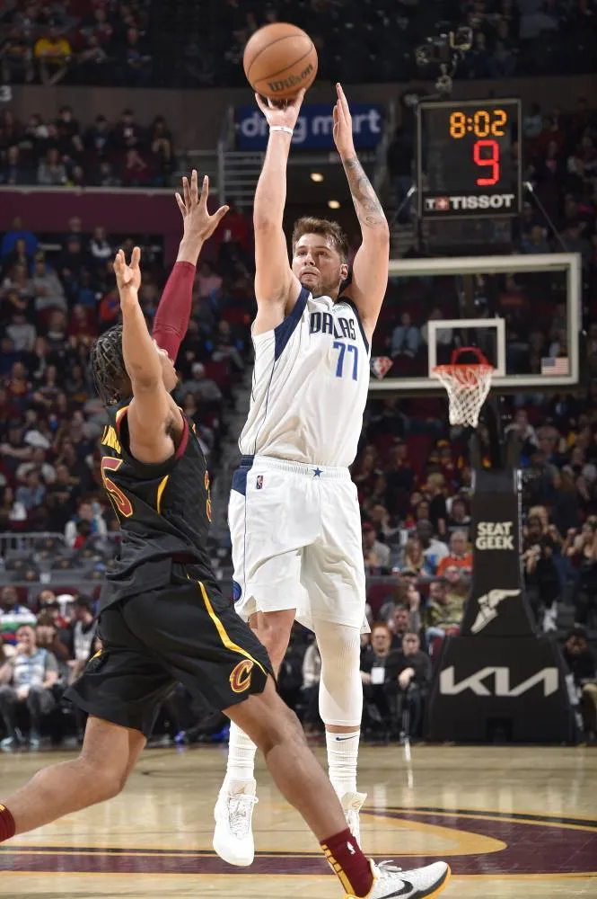 Heat, Mavericks book NBA playoff berths; Warriors still waiting