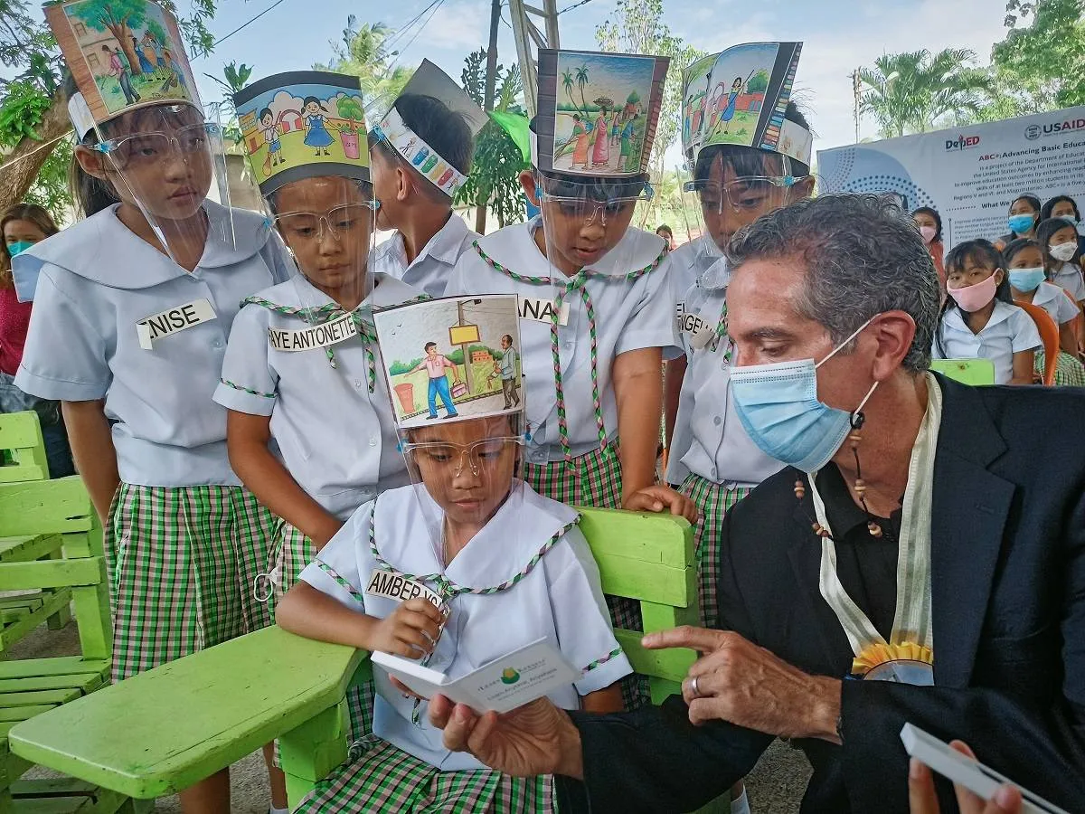 USAID-funded basic reading program launches in Western Visayas