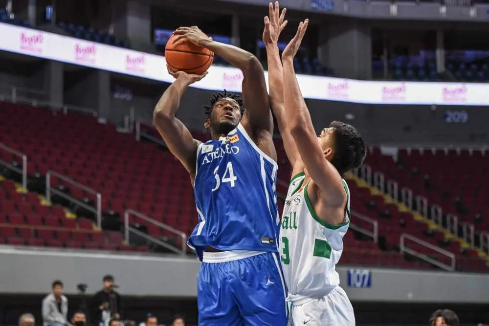 Ateneo zooms past rival De La Salle, takes 30th straight win