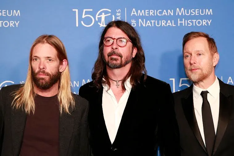 Foo Fighters win three Grammys, one week after drummer's death