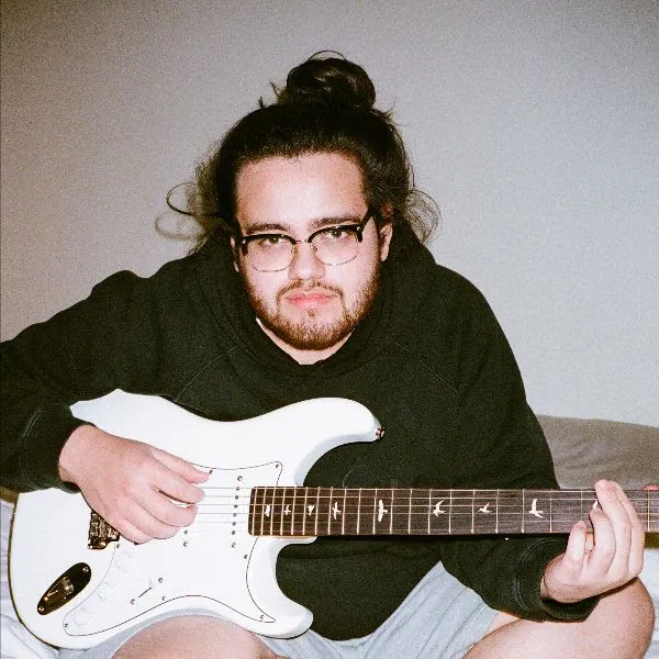 Ashton Davilla releases EP ‘Crush On You’ with Seeking Blue Records
