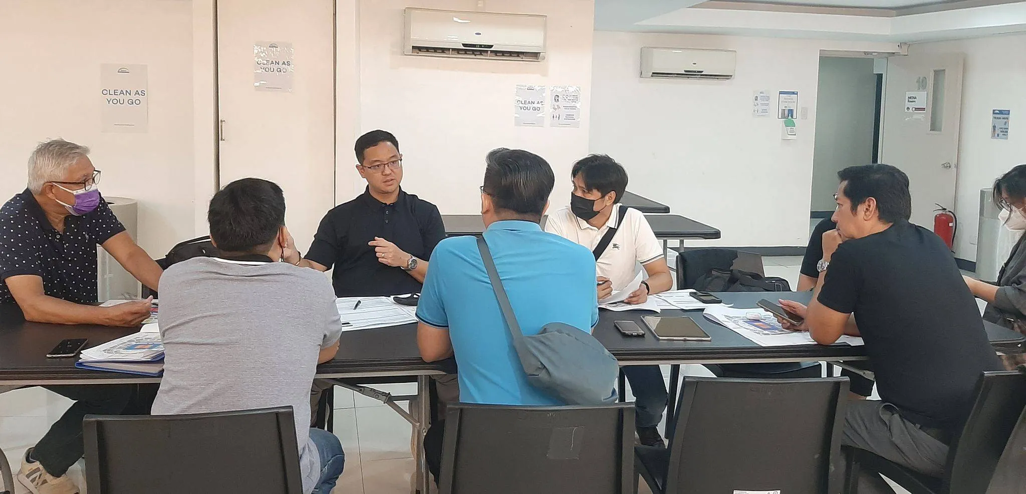 FIVB official inspects venues for VNL tourneys in June