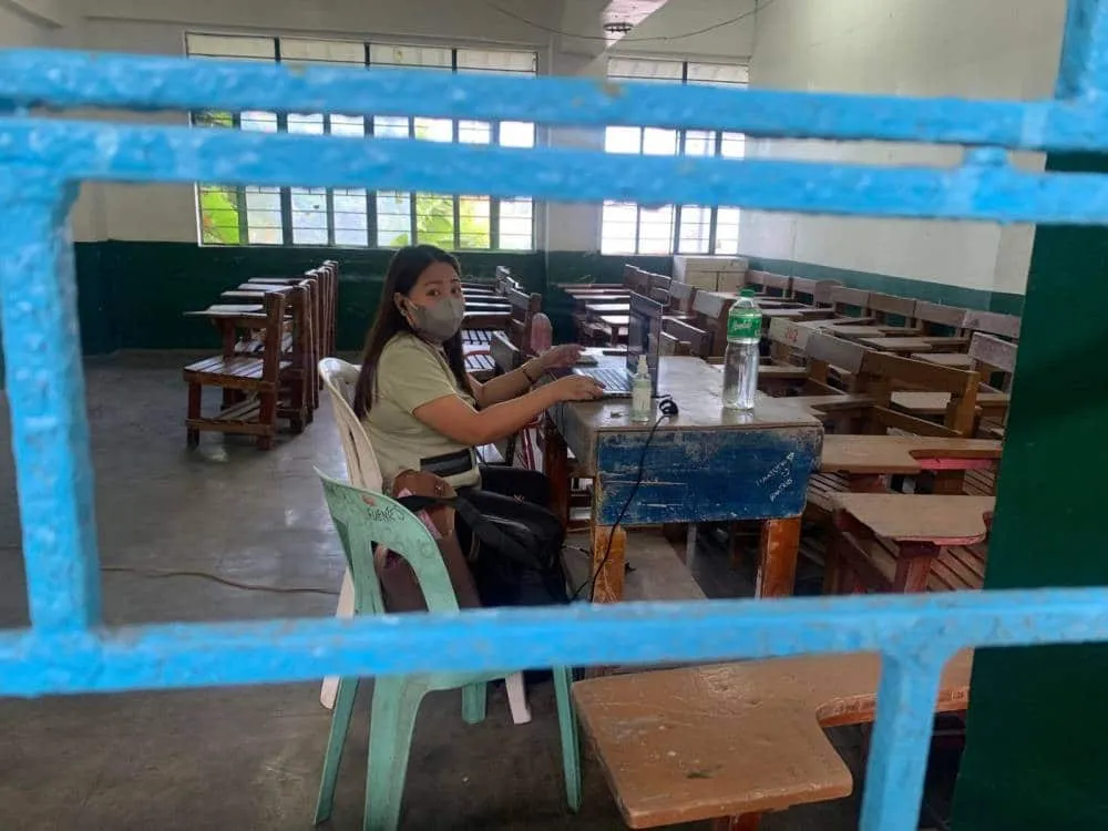Metro Manila teachers lament ‘weak’ internet service in schools — survey