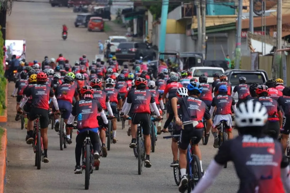 Bike caravans boost Cayetano’s pro-environment campaign