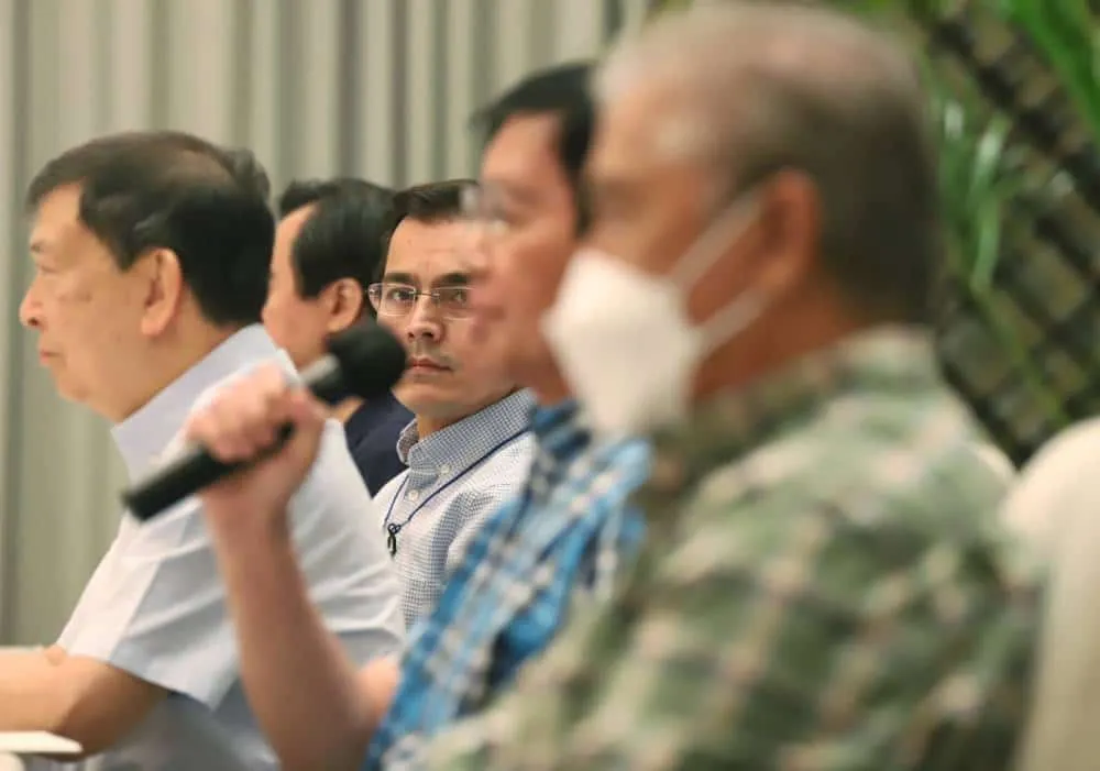 ‘Hinuhubaran kami’ – Mayor Isko rues efforts to raid his and Lacson’s ranks of supporters