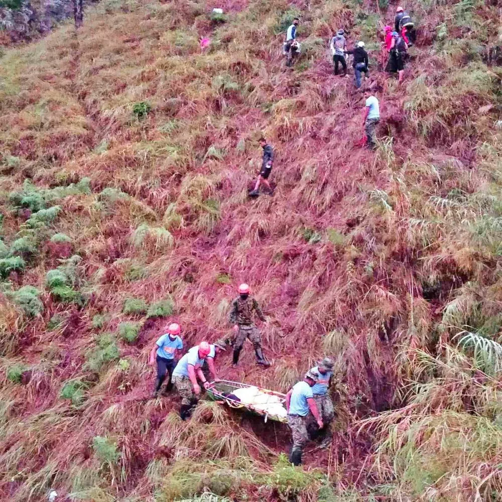 5 students, 1 OSY dead as vehicle falls into deep Mt Province ravine