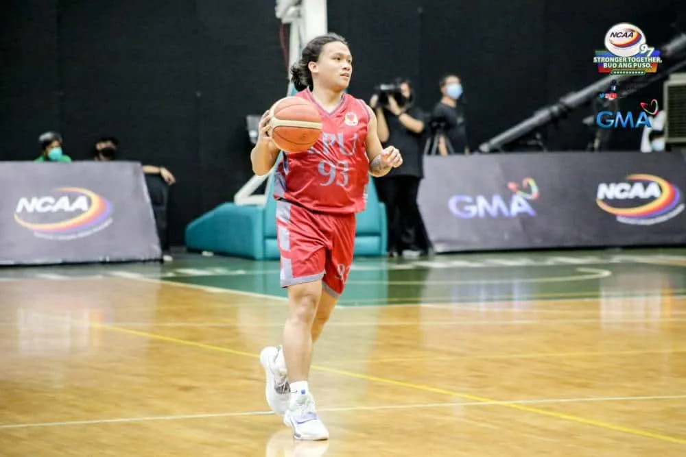 Renzo Navarro takes charge late as Lyceum repels Arellano