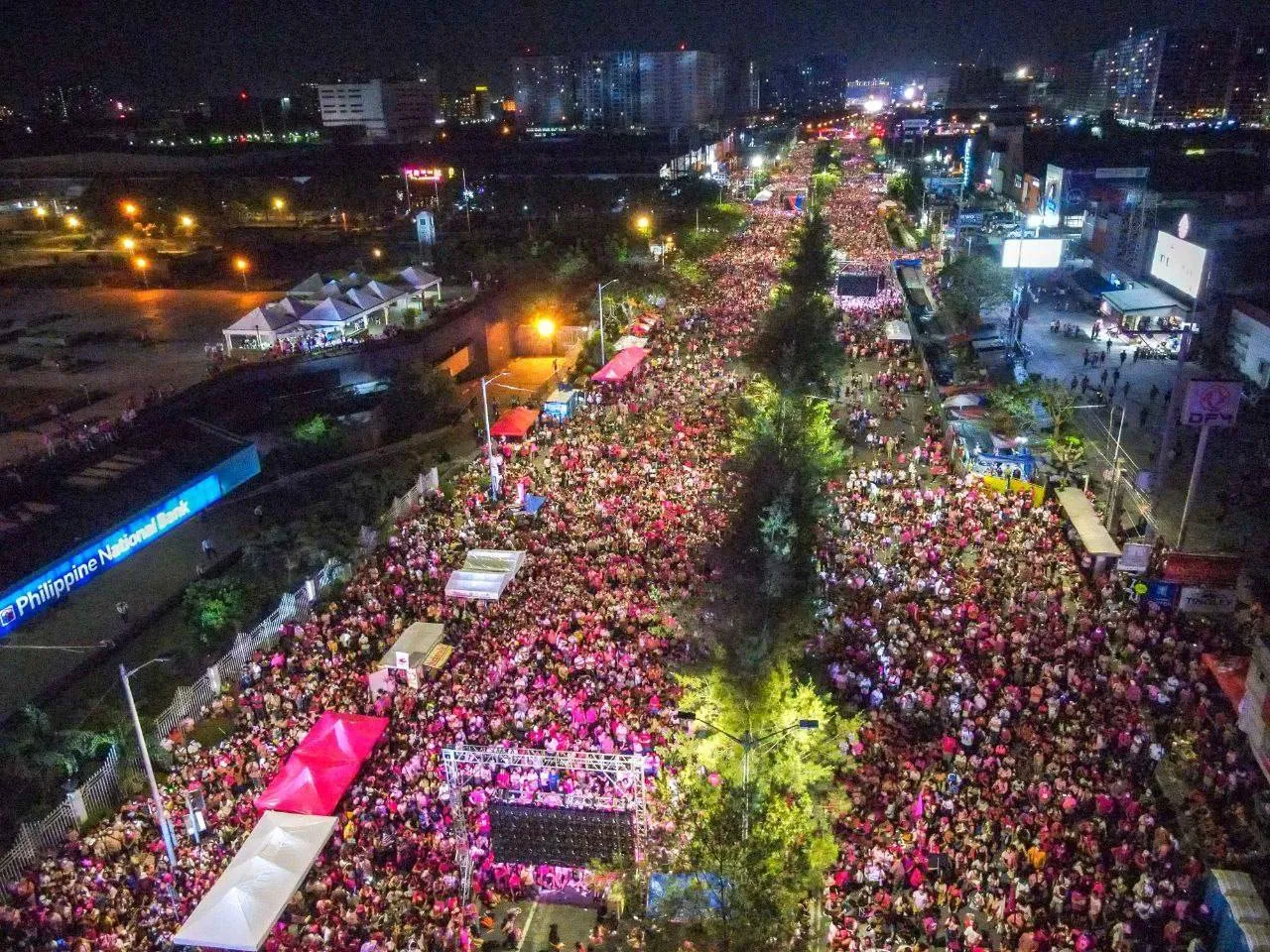 Supporters gift Robredo with grand birthday rally in Pasay City