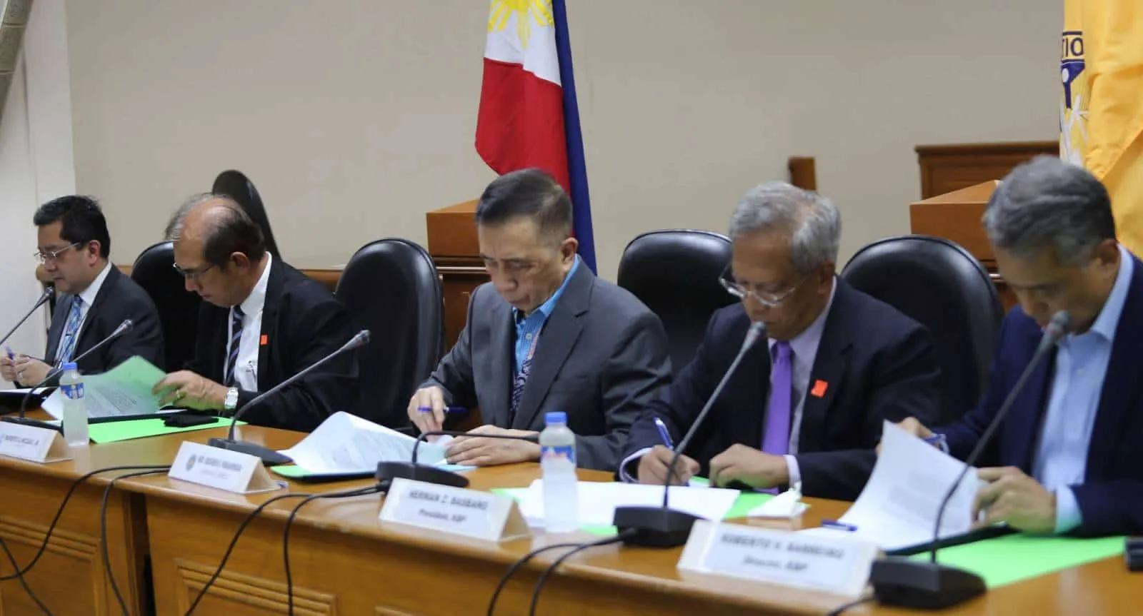 Comelec inks agreement with KBP, bares guidelines for 'PiliPinas Forum 2022'