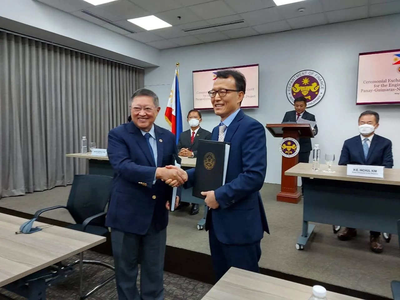 PH, South Korea exchange signed loan accords for Panay-Guimaras-Negros Island bridges