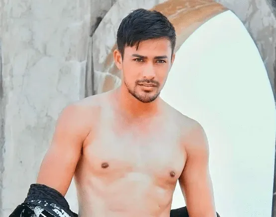SIZZLING! Four Mister International kings in swimwear