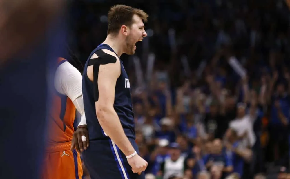 Mavs drill 20 three-pointers in series-tying win over Suns